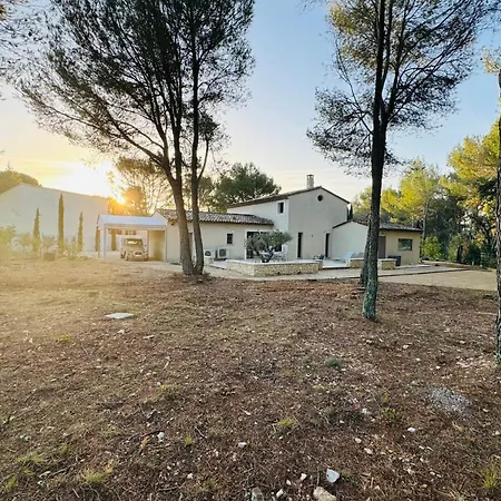 Villa Bastide Blanche With Swimming Pool And Petanque Court In Lourmarin