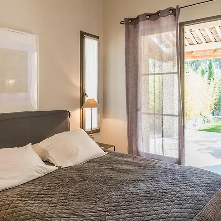 Bastide Blanche With Swimming Pool And Petanque Court In Villa *